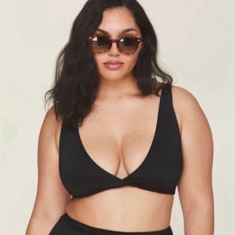 Andie Swim Belmar Bikini Top in Black Size Medium